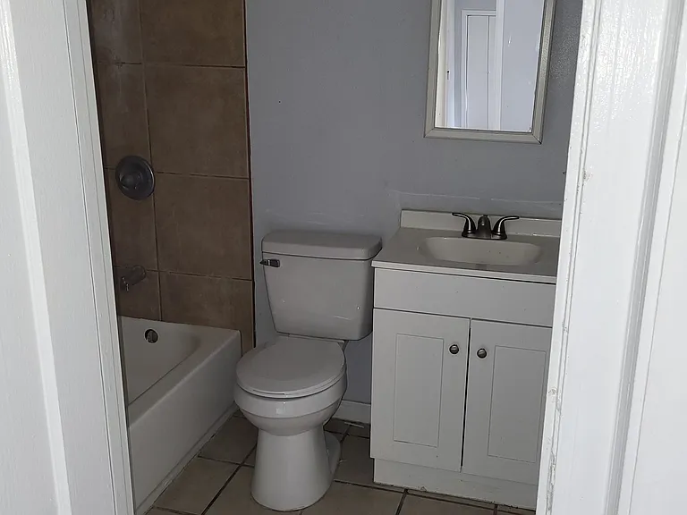 130 Avant Ave — Photo 2