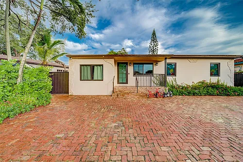 6631 Tamiami Canal Rd Photo 1