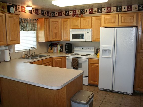 Great, spacious kitchen