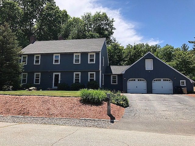 1st image of 4 Eastbrook Dr
