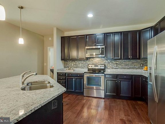 3rd image of 130 Dandridge Ct #101