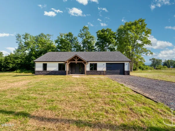 24 Meyer Dr, Jersey Shore, PA 17740