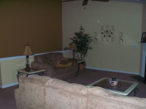 2nd image of 4025 Meadowood Dr