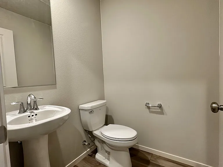 602 Pickering Ln — Photo 16