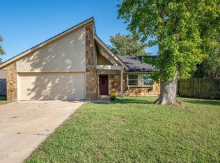 10612 Ricky Ln, Midwest City, OK 73130