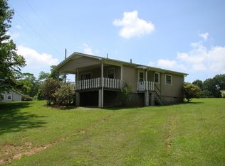 22 Golden Leaves Dr, Fancy Gap, VA 24328