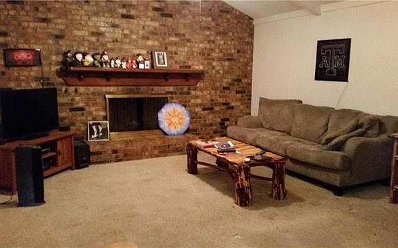 5th image of 1704 Park Hill Dr