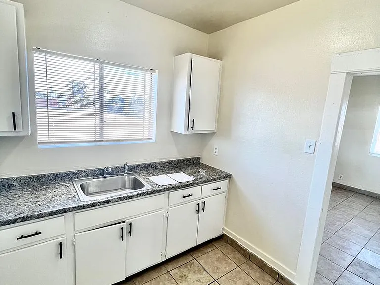 1276 Chestnut Ave — Photo 5