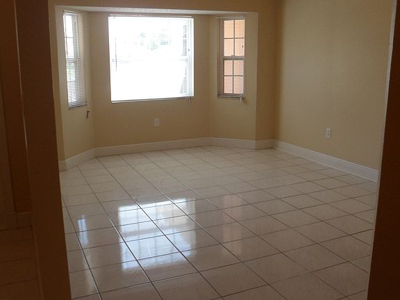 4th image of 2760 Bahia Ct