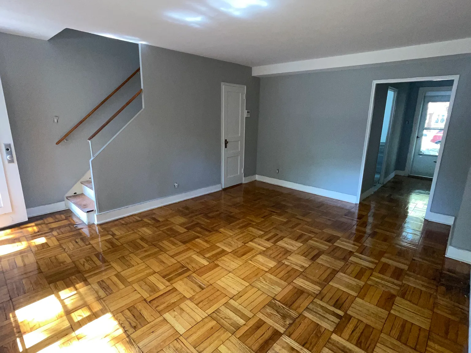 71st Cres, Fresh Meadows — Photo 4