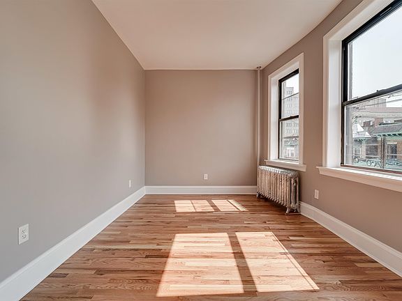 4th image of 134 Clifton Pl APT 4