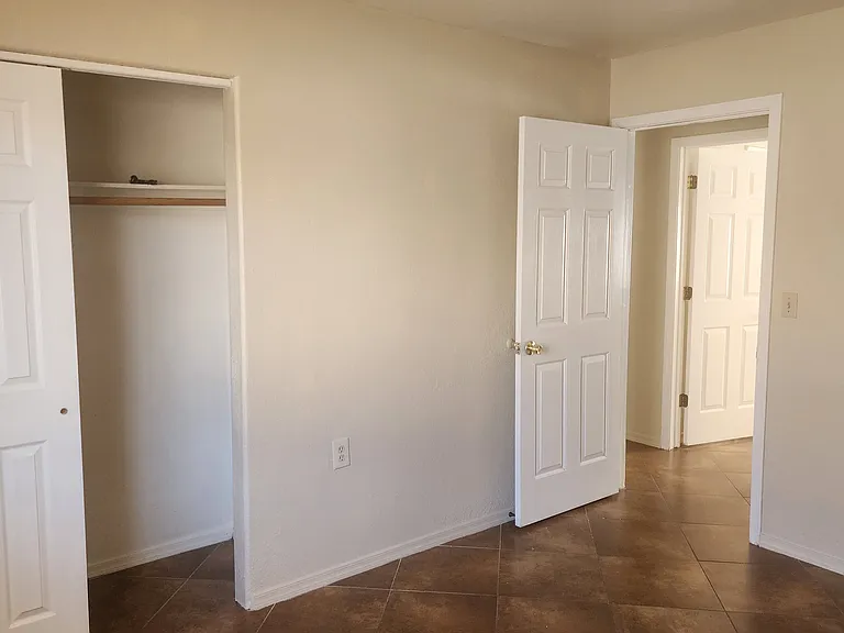 1285 N Bryant Ave — Photo 9