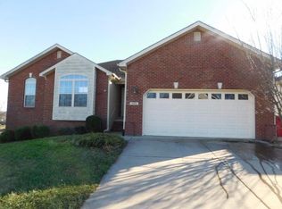 408 Forest Ridge Dr, Frankfort, KY 40601