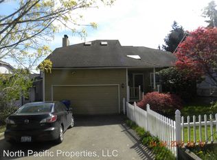 1025 NE 117th St, Seattle, WA 98125