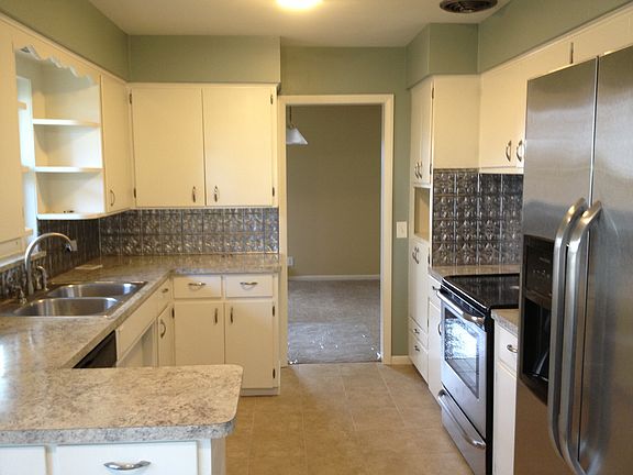 2nd image of 1820 Chipwood Ln NW