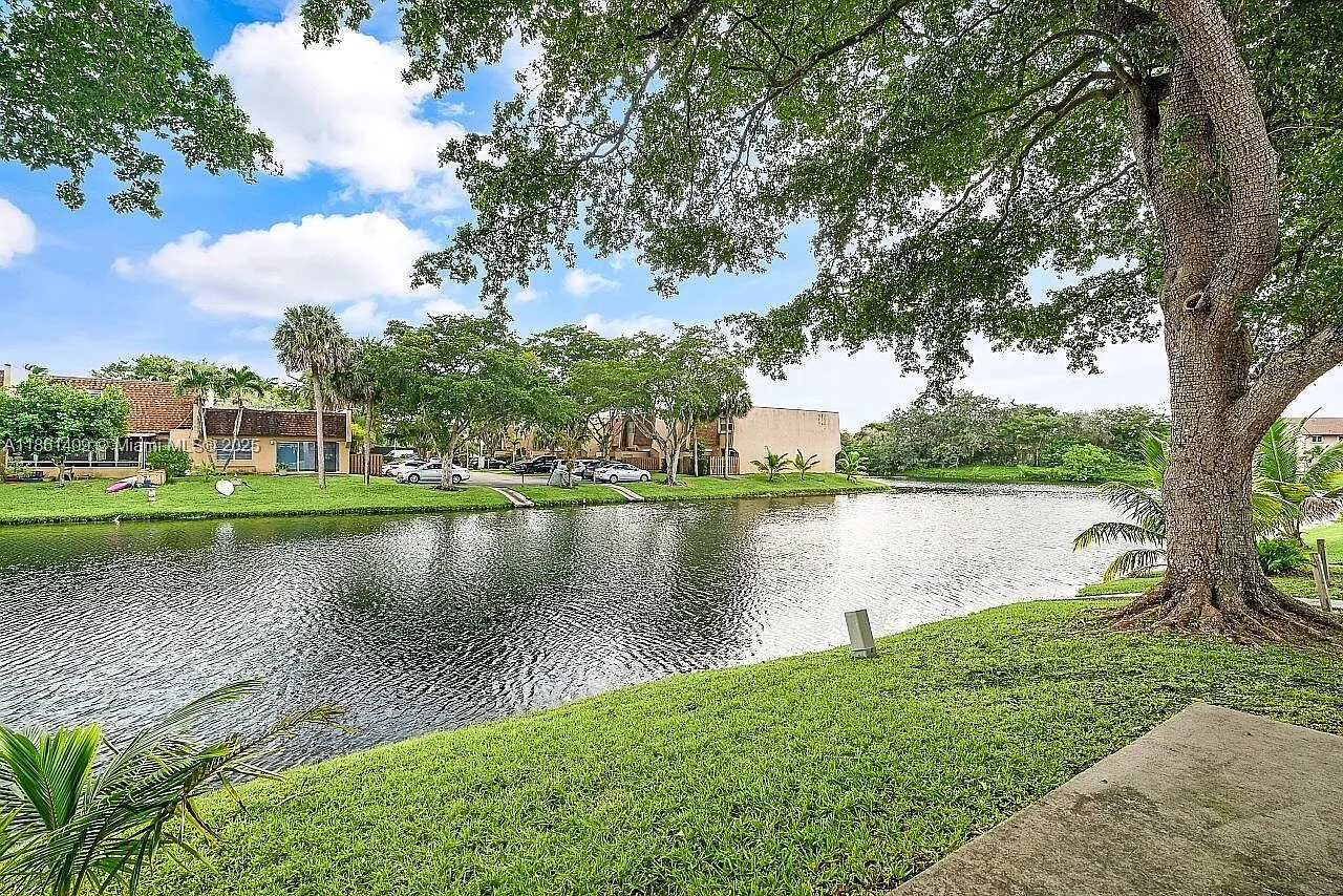 3 bed, 1200 sqft, $2,599 — Photo 1