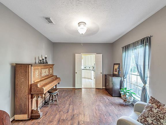 5th image of 20339 Pittsford Dr
