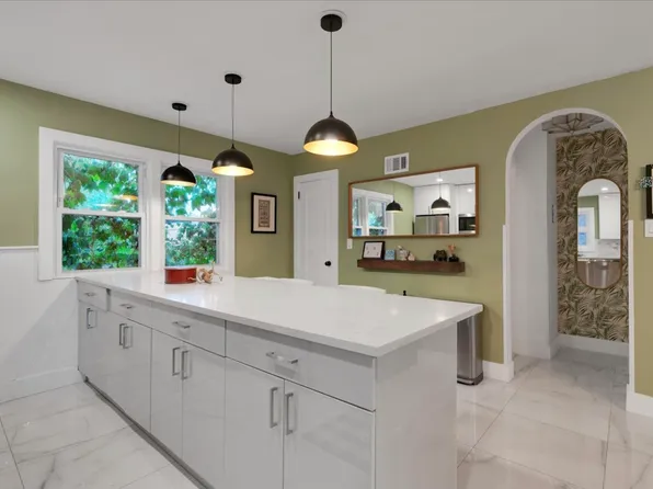 149 West 30th Street image 10 of 26