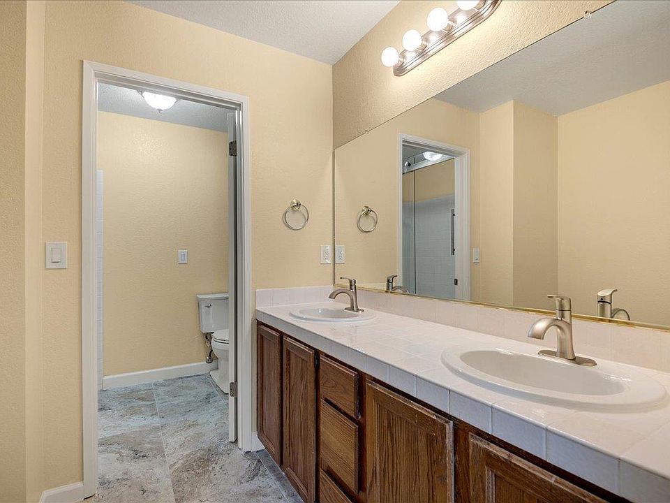 2nd image of 1223 Daniels Avenue Ct