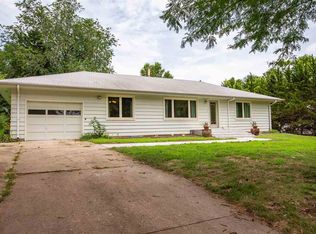 530 Oakdale Dr, Manhattan, KS 66502