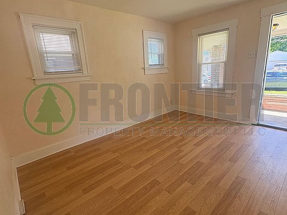 3rd image of 9535 Baltimore Ave