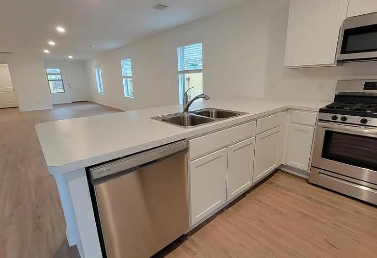 4130 Zavala Mill St — Photo 4