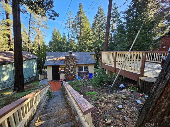 775 Woodland Rd, Crestline, CA 92325