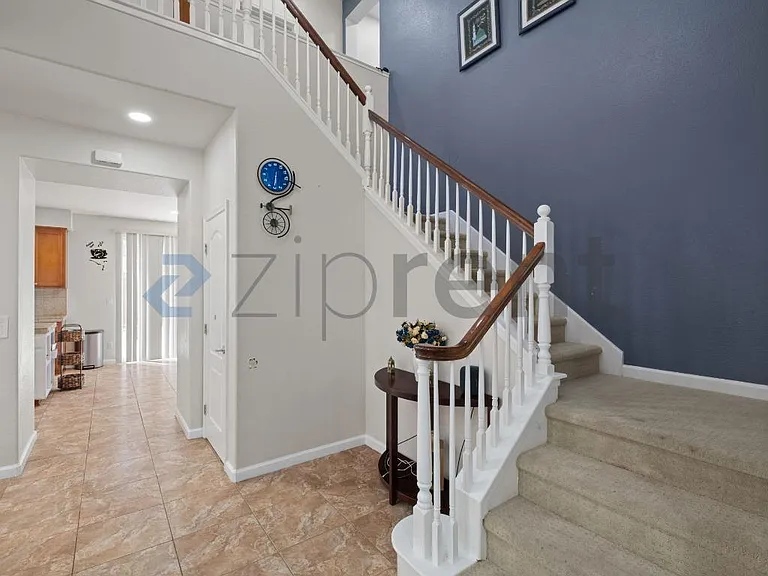 633 Farrington St — Photo 7