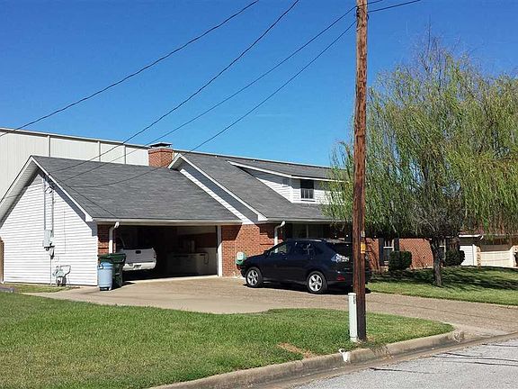 3rd image of 1311 Larkspur Ln