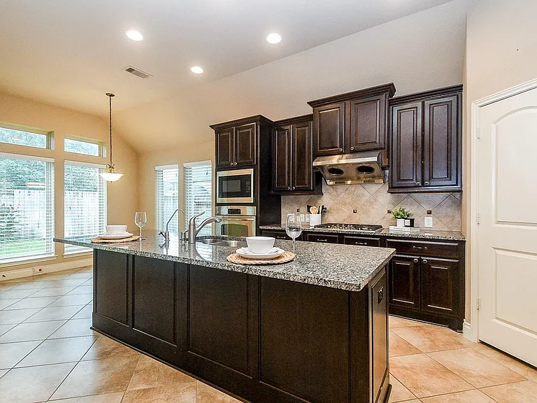 2911 Village Brook Ln — Photo 14