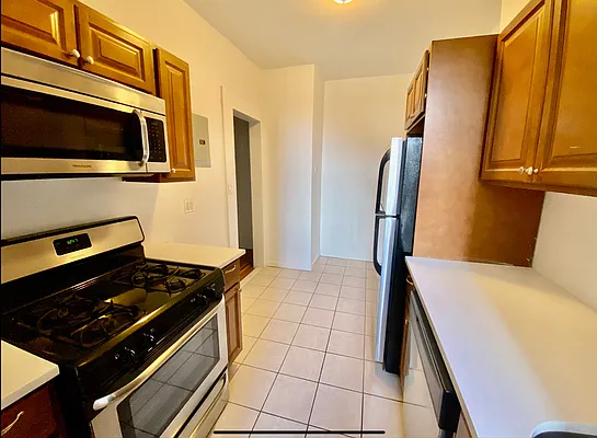 Rented by A&E Real Estate Management | media 7