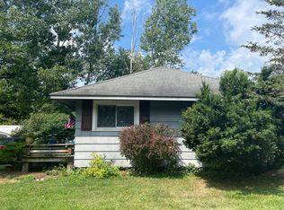 15318 Rosemont St, Bath, MI 48808