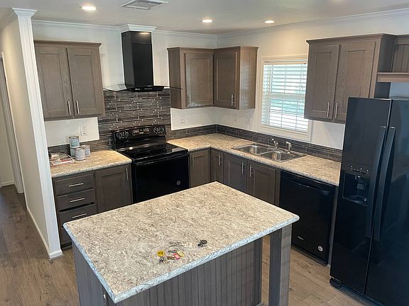 5th image of 211 Bangkok Island Ln