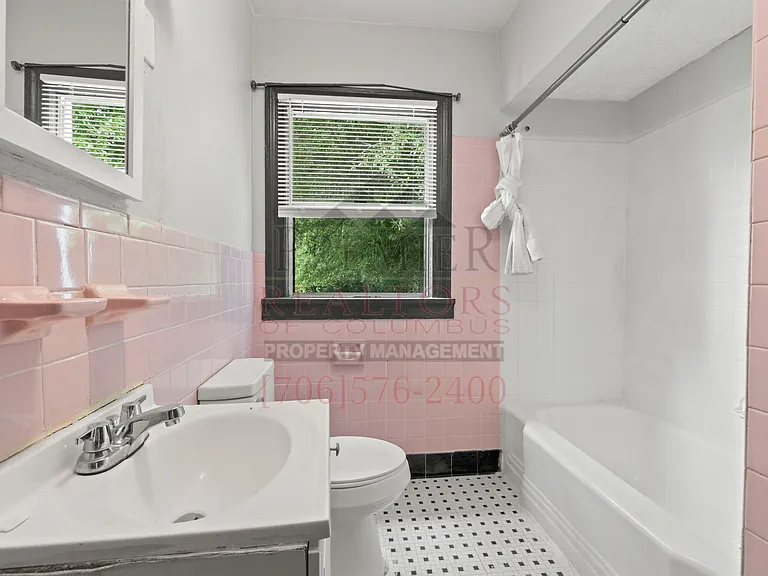 1527 11th Ave — Photo 24