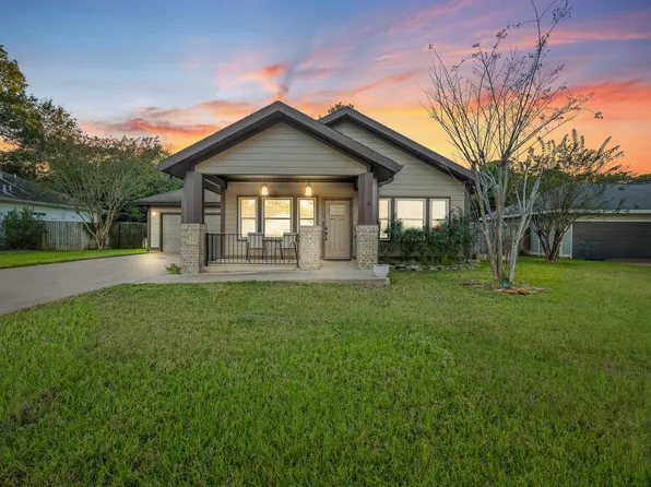 12518 Gulf Coast Dr, Willis, TX 77378