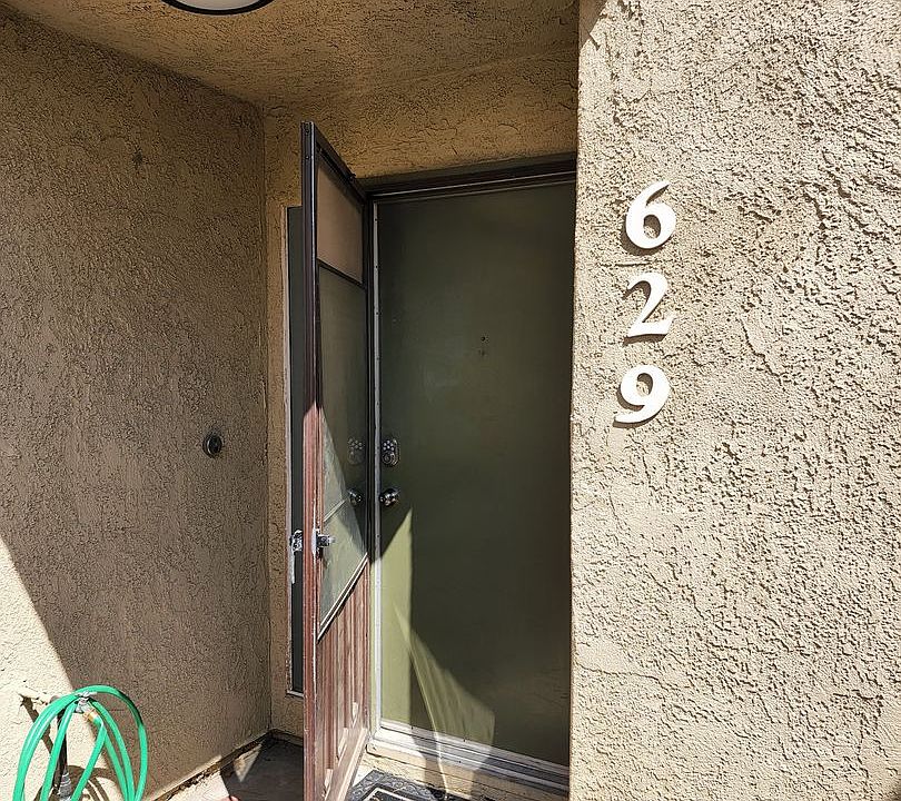 1st image of 629 Parkview Dr
