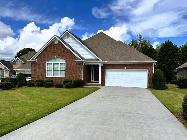 107 Savoy Pl SE, Calhoun, GA 30701