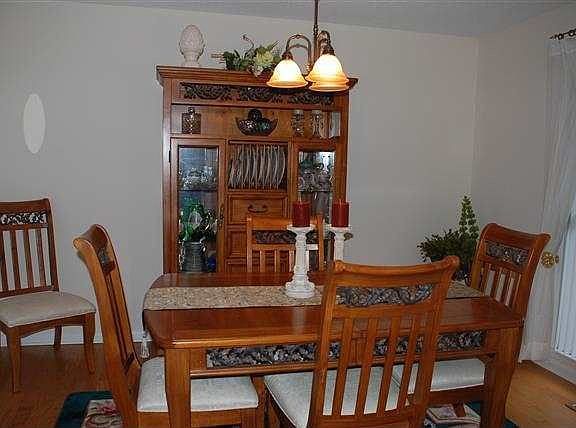 3rd image of 1340 Forest Lake Dr