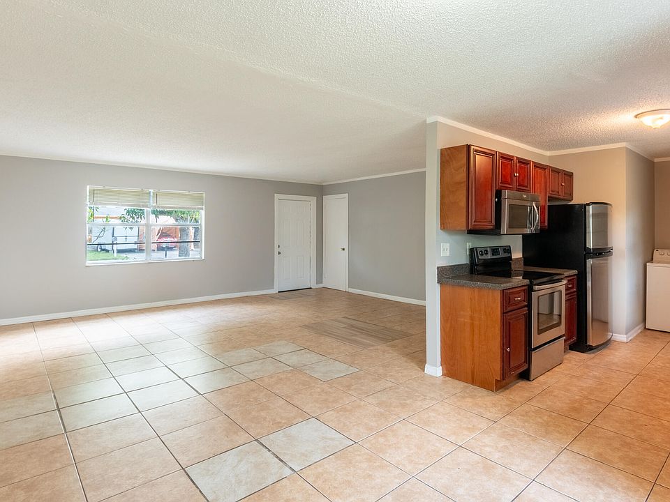 1st image of 1218 Giller Ave