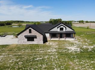 2799 Water Lily Ln, Highland, IL 62249