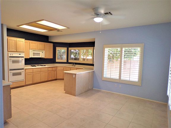5th image of 78671 Siena Ct