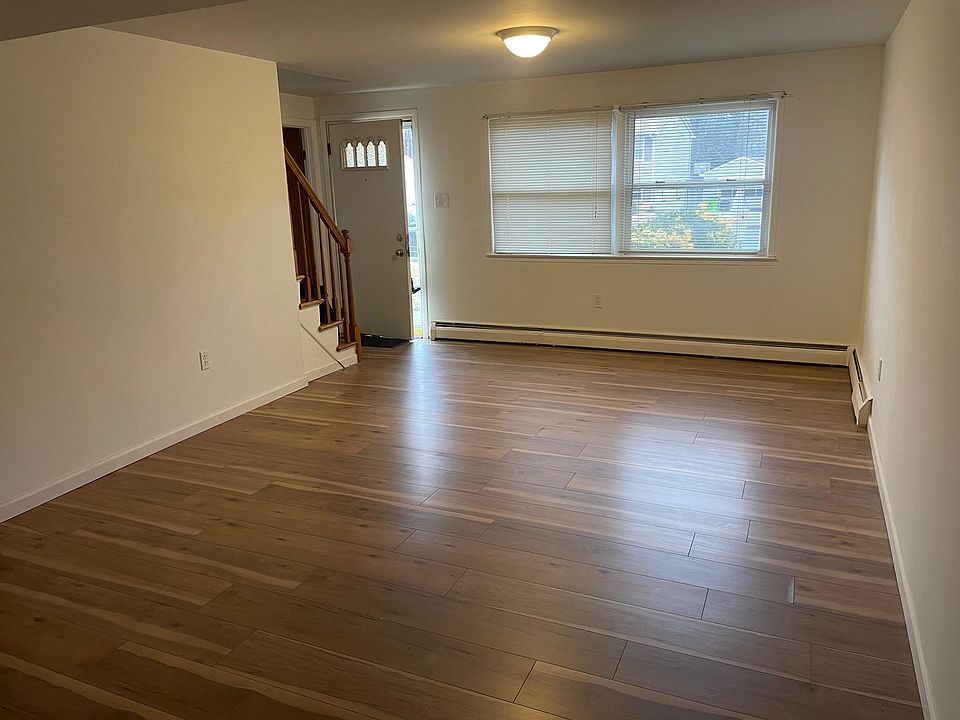 2nd image of 4604 Eastlawn Ave