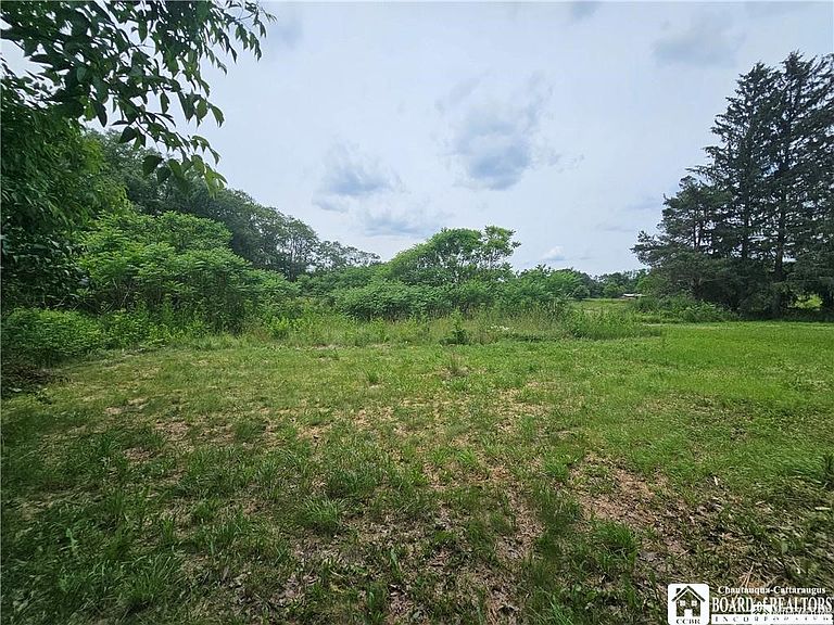 Listing photo 4