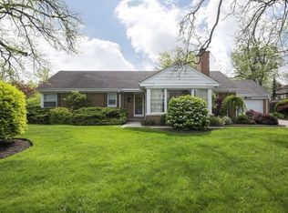 821 Kenton Rd, Deerfield, IL 60015