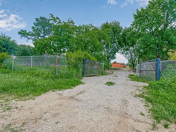2nd image of 1031 County Road 491