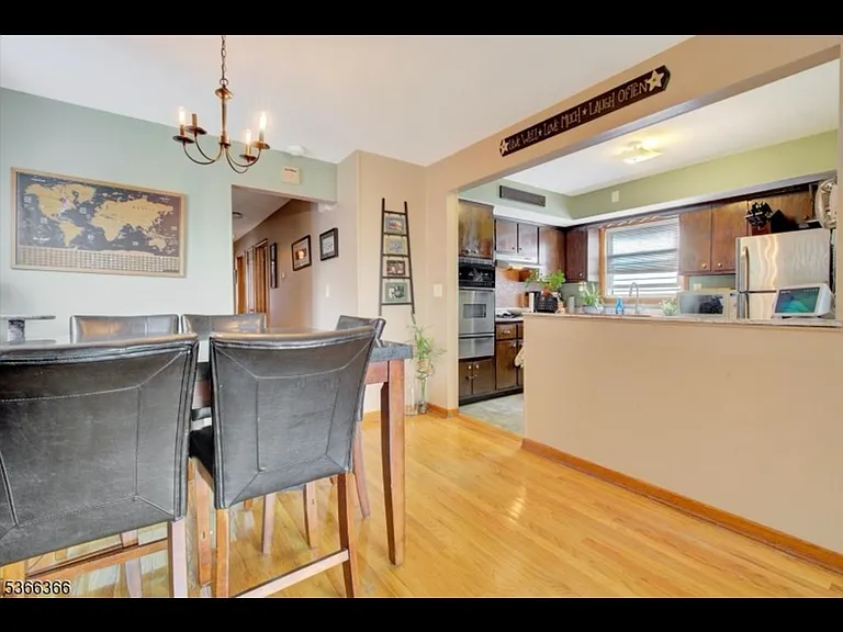 25 Linden St #2 — Photo 4