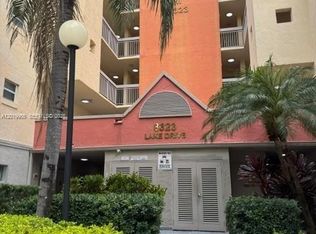 8323 Lake Dr APT 506, Doral, FL 33166