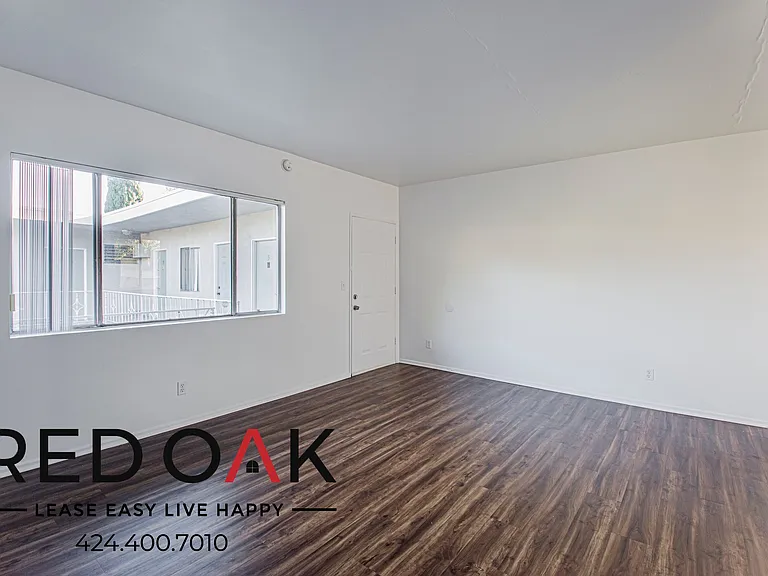 400 N Mentor Ave #10 — Photo 2
