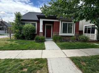 3903 N Park Crossing Ave, Meridian, ID 83646