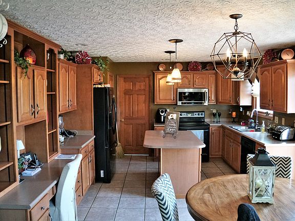 2nd image of 472 Saint Thomas Ct